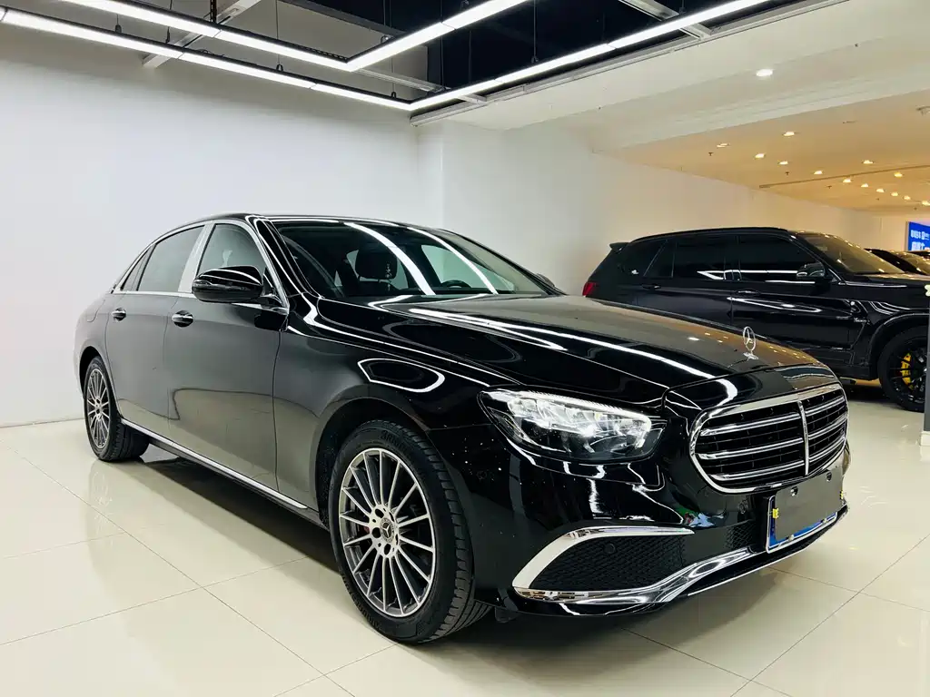 Mercedes-Benz E-Class 2022 — фото 3