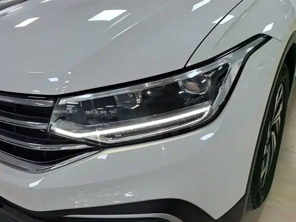 Volkswagen Tiguan L 2022 — фото 24