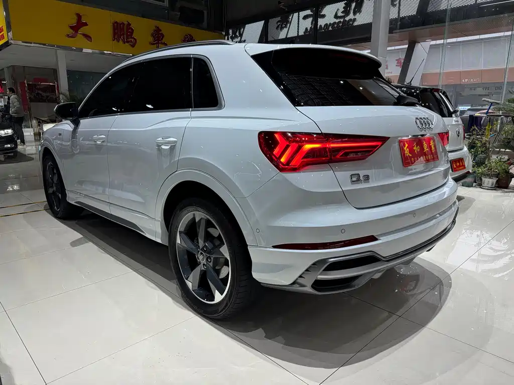 Audi Q3 2023 — фото 10