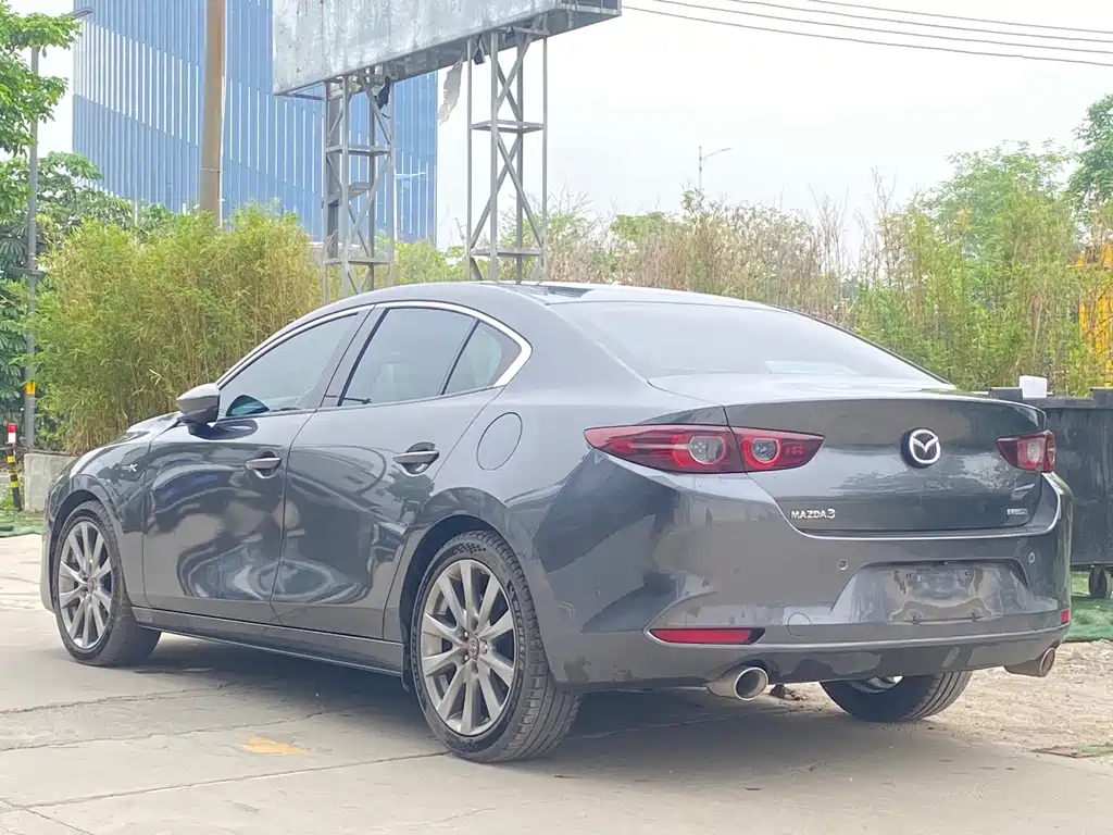 Mazda 3 Axela 2021 — фото 7