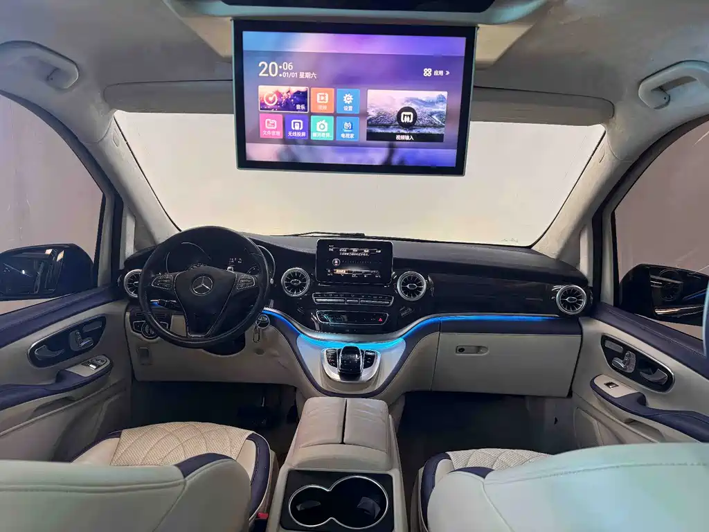 Mercedes-Benz V-Class 2020 — фото 26