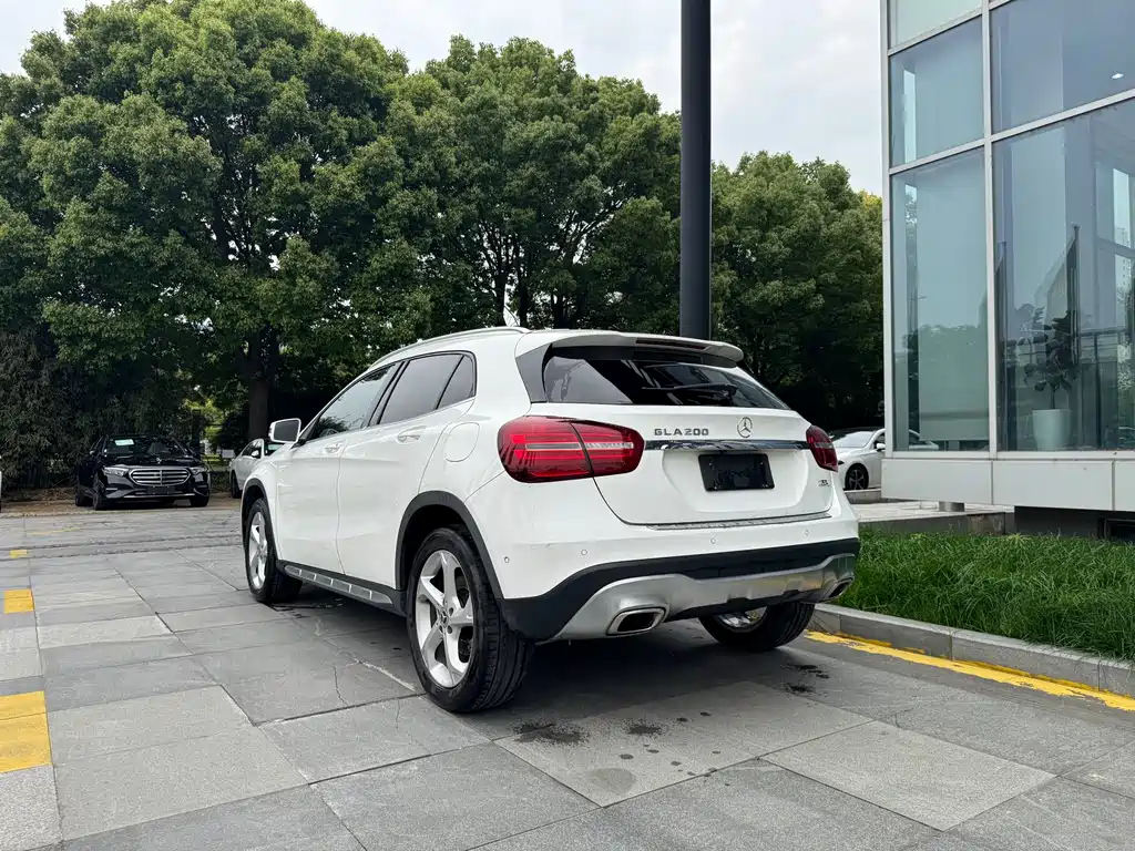 Mercedes-Benz GLA 2018 — фото 14