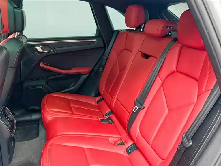Porsche Macan 2021 — фото 16