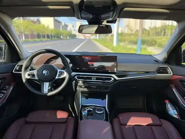 BMW i3 2023