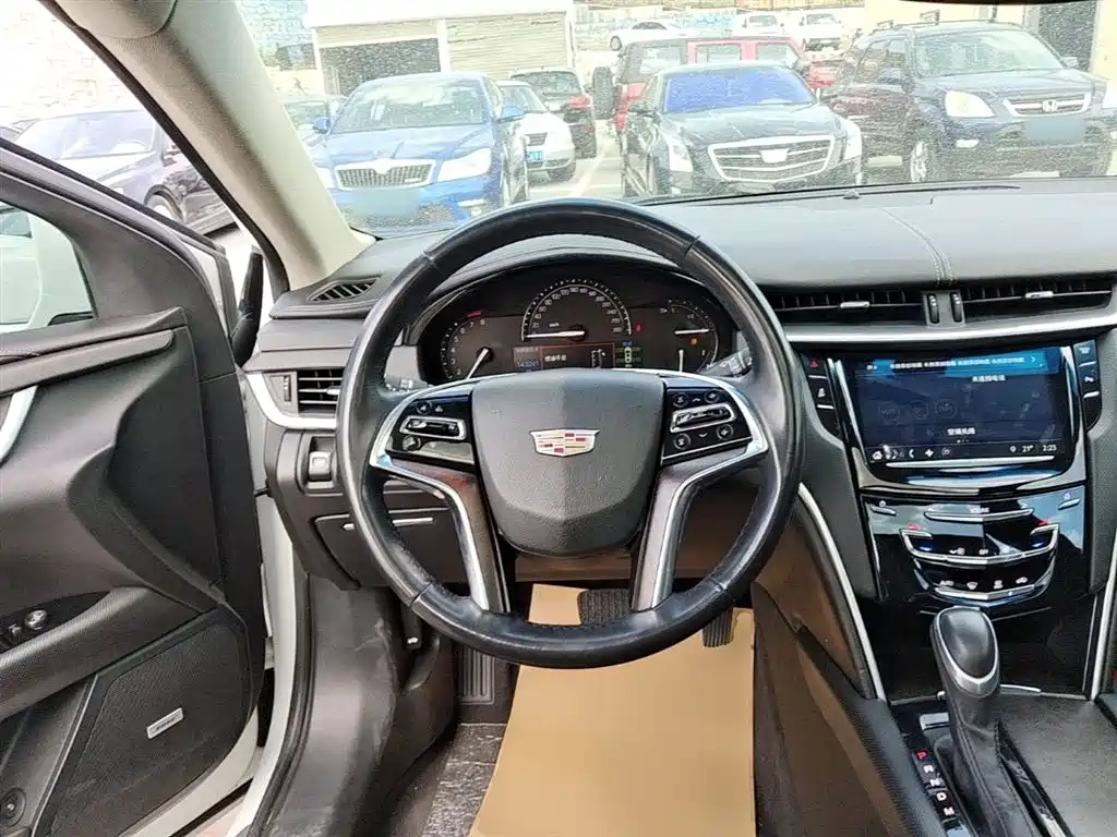 Cadillac XTS 2018 — фото 11