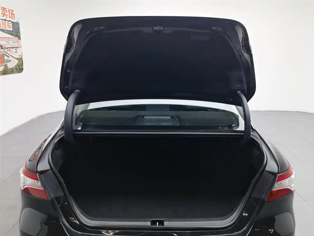 Toyota Camry 2021 — фото 16