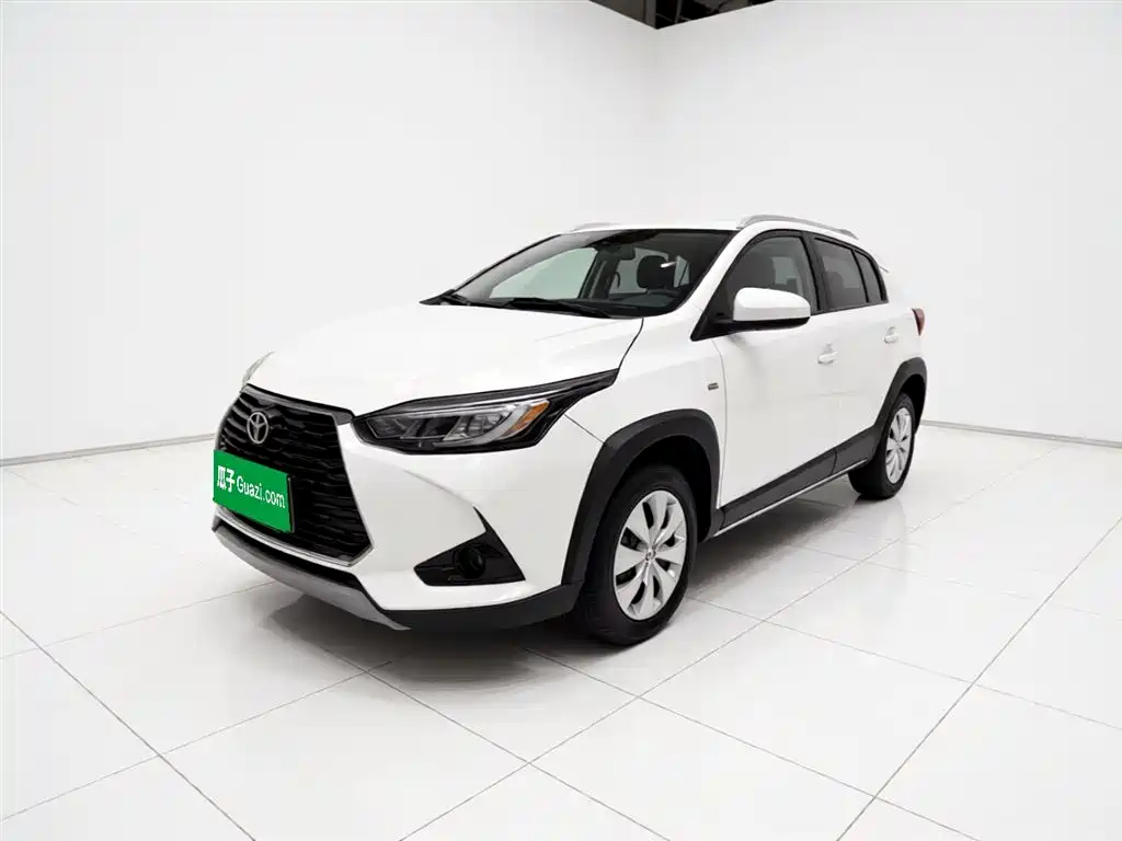 Toyota Yaris L 2021 — фото 1