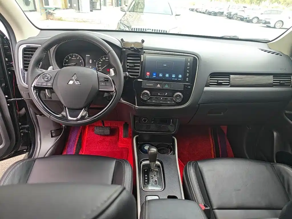 Mitsubishi Outlander 2019 — фото 10