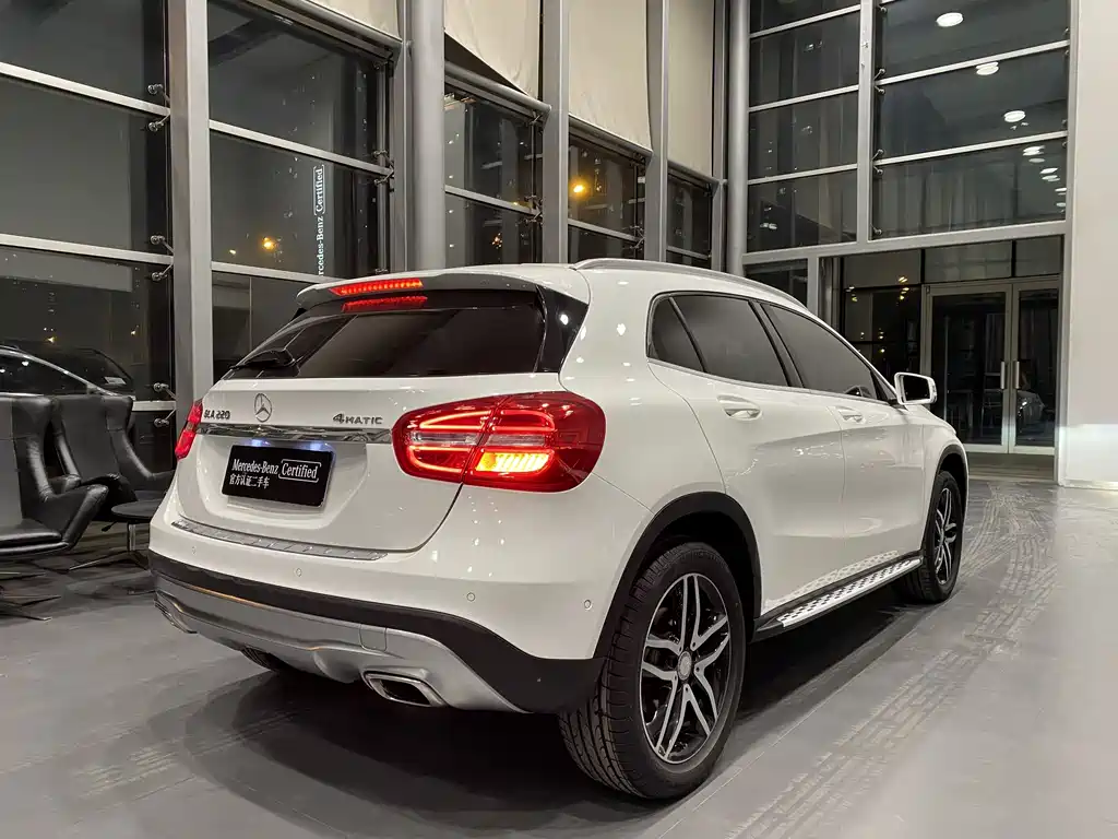 Mercedes-Benz GLA 2016 — фото 18