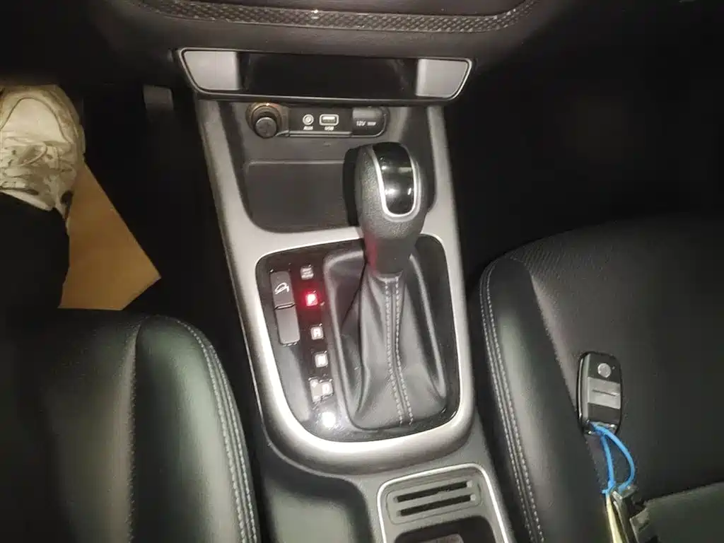 Kia KX3 2016 — фото 14