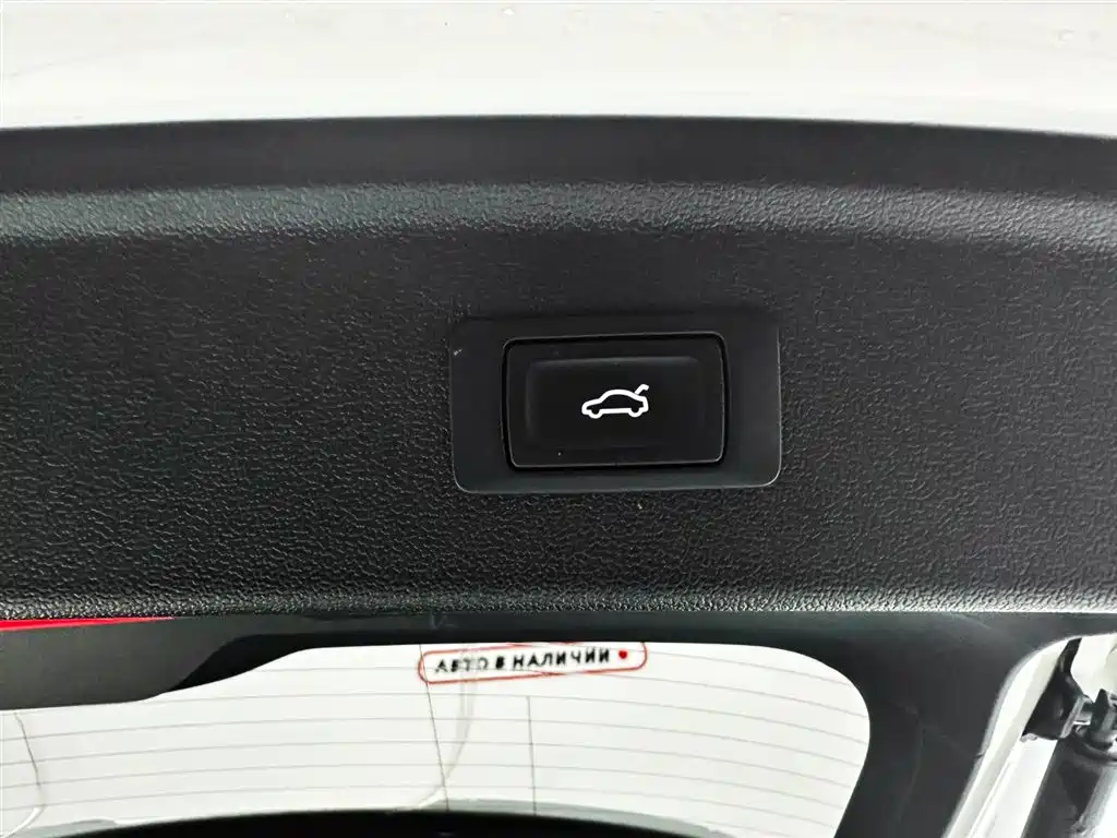 Audi A3 2023 — фото 18