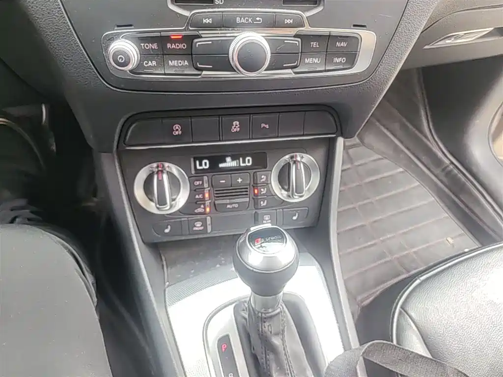 Audi Q3 2014 — фото 13