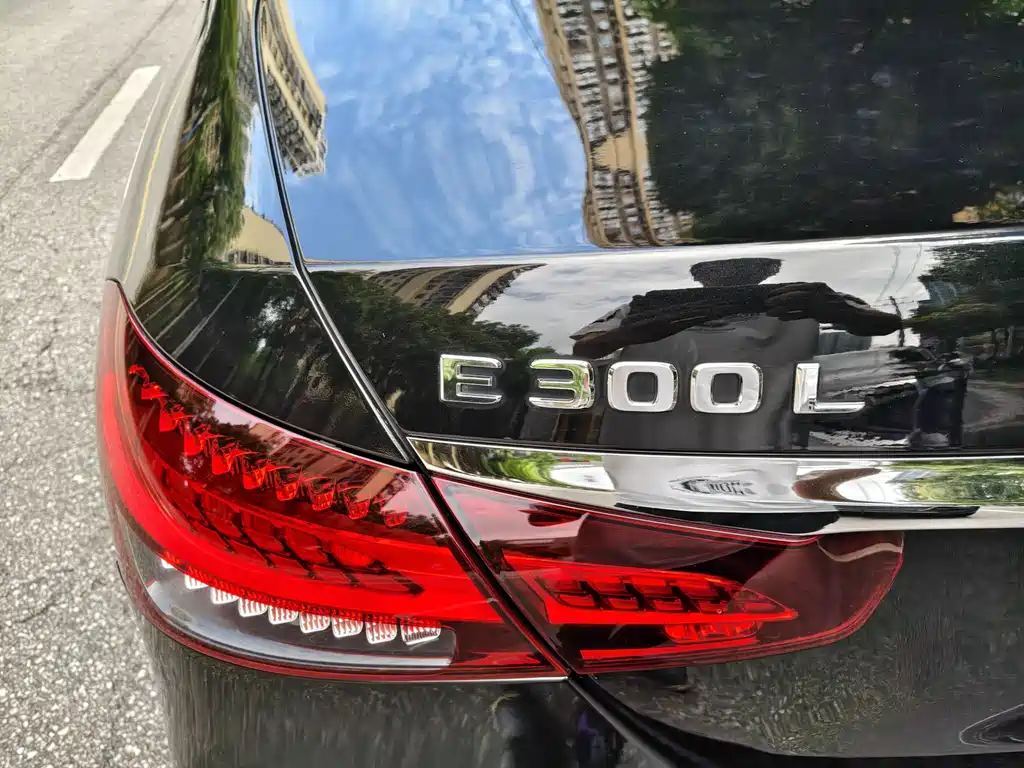 Mercedes-Benz E-Class 2021 — фото 11