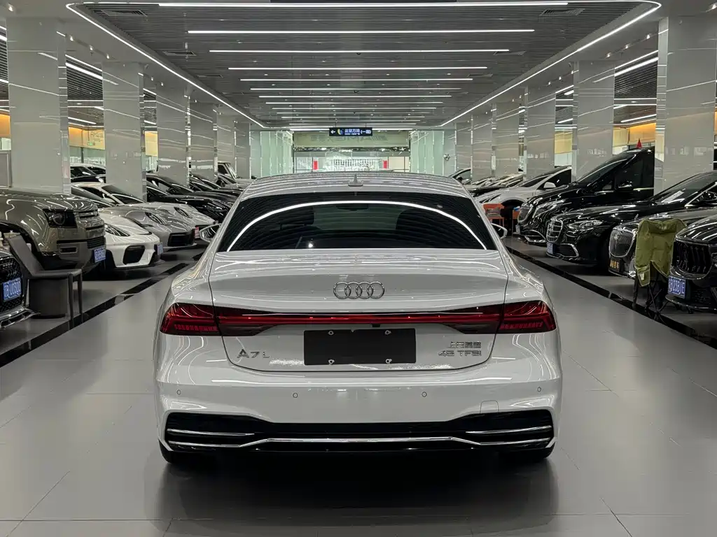 Audi A7L 2025 — фото 5