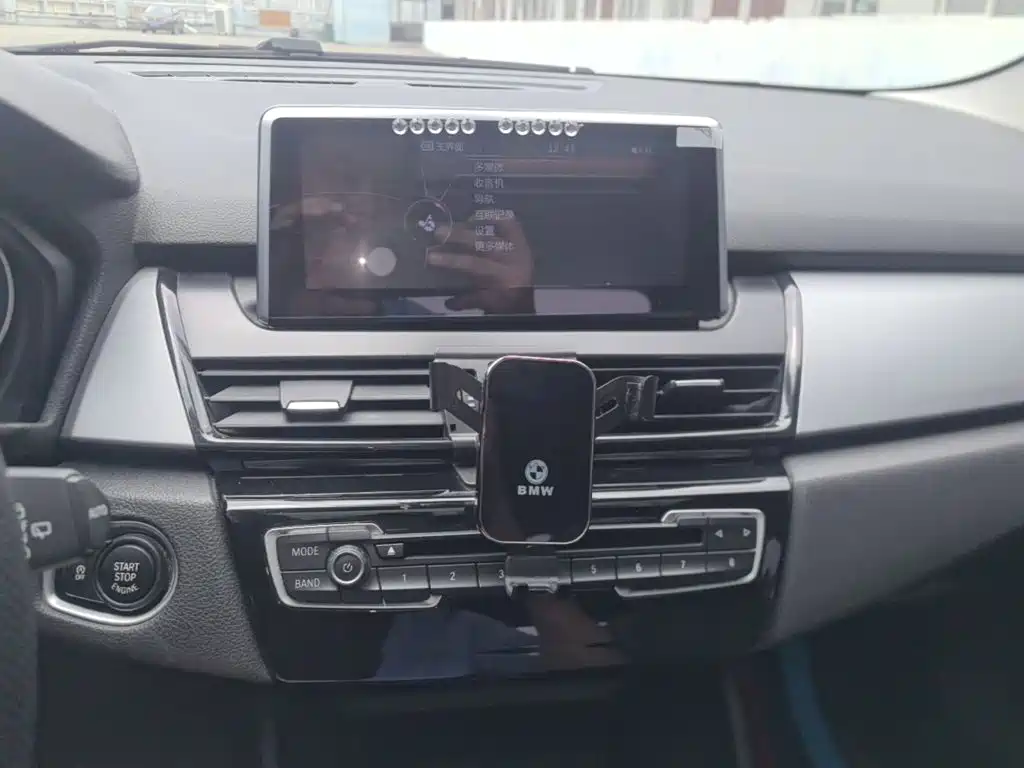 BMW 2 Series Active Tourer 2017 — фото 13