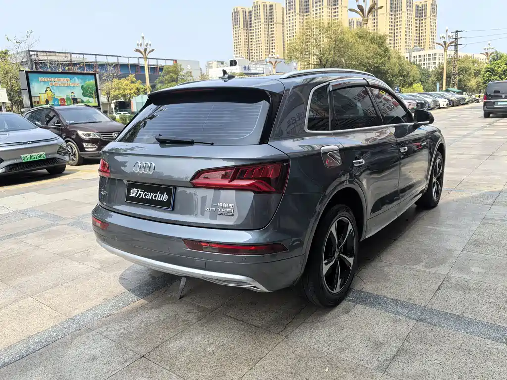 Audi Q5L 2019 — фото 10