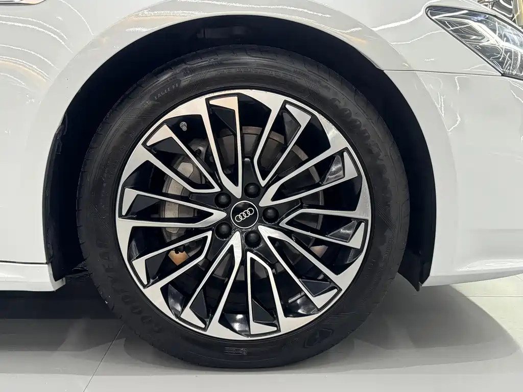Audi A7L 2025 — фото 15