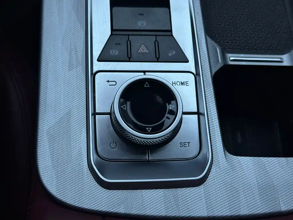 Jetour X70 PLUS 2023 — фото 17