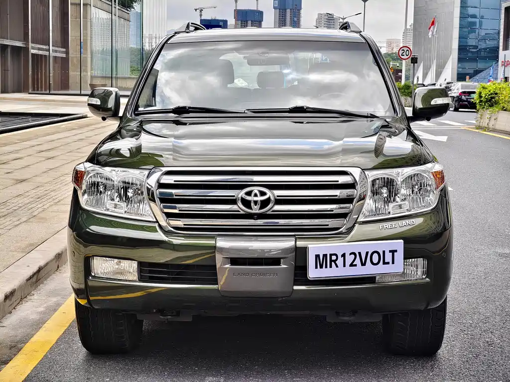Toyota Land Cruiser 2012 — фото 2
