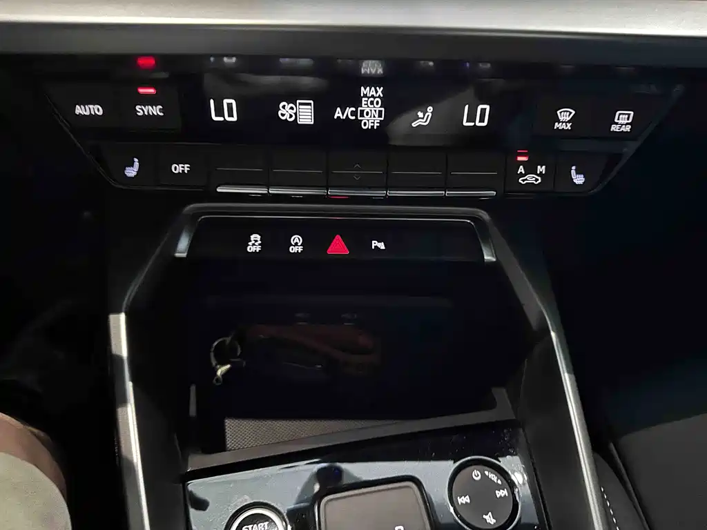 Audi A3 2022 — фото 13
