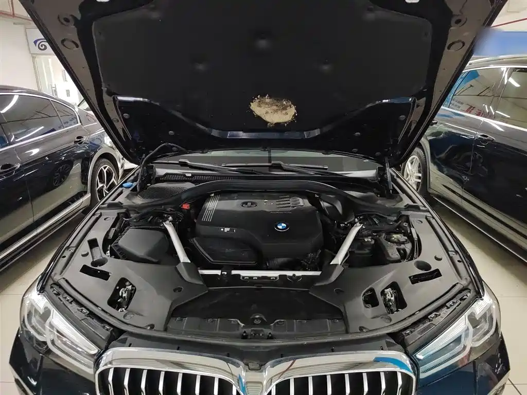 BMW 5 Series 2022 — фото 16