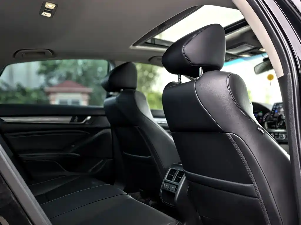 Honda Accord 2023 — фото 13