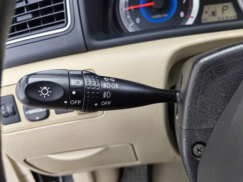 Toyota Corolla 2015 — фото 21