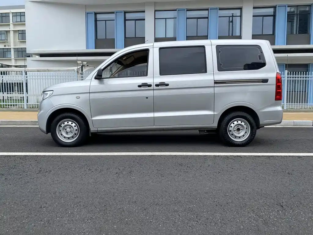 Wuling Hongguang V 2023