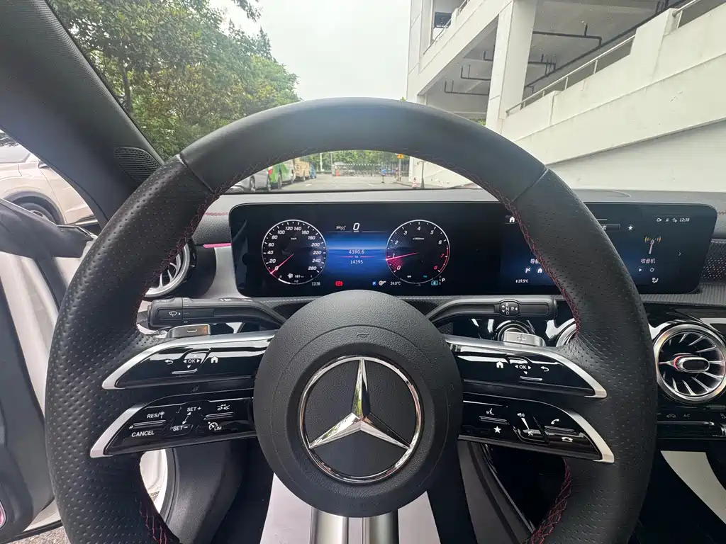 Mercedes-Benz CLA 2025 — фото 7