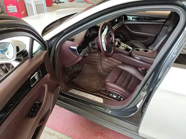 Porsche Panamera 2020