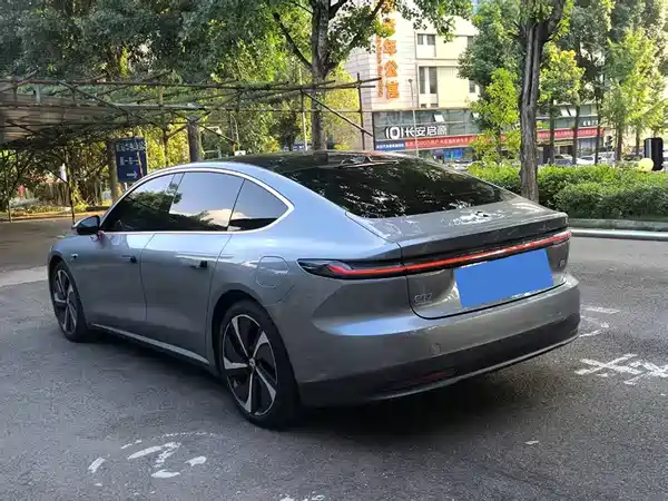 NIO ET7 2025