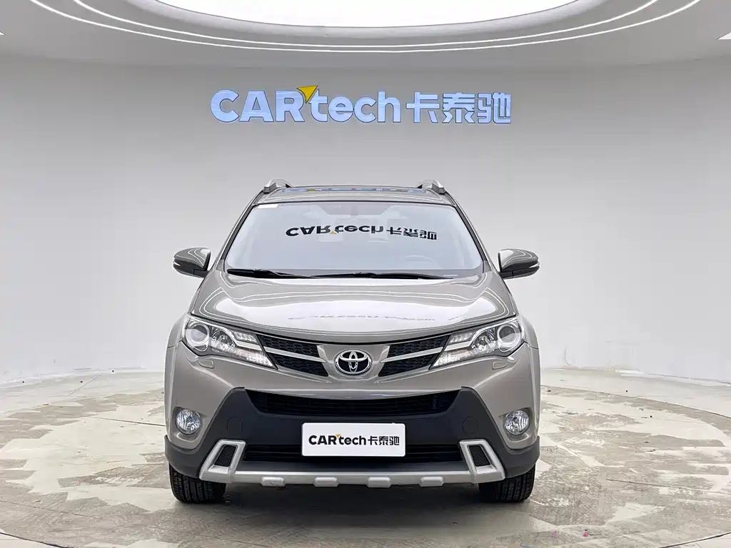 Toyota RAV4 2015 — фото 2