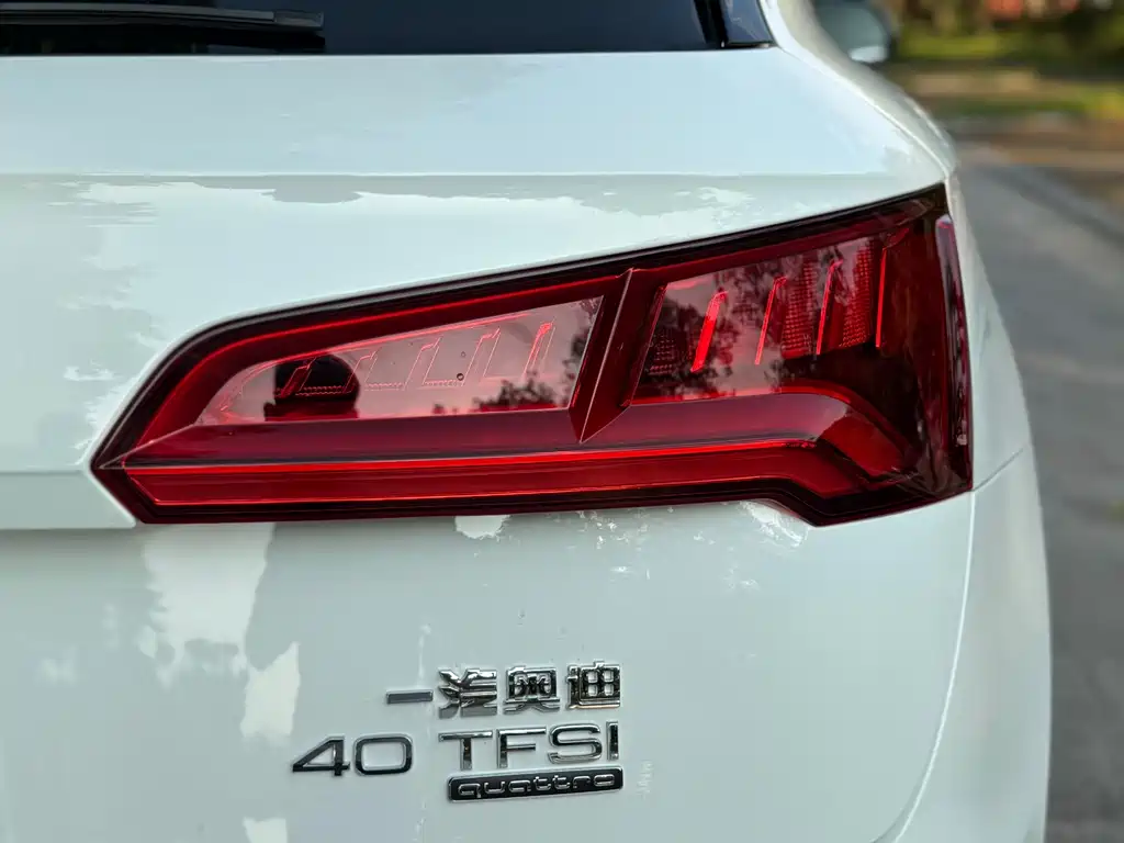 Audi Q5L 2020 — фото 23