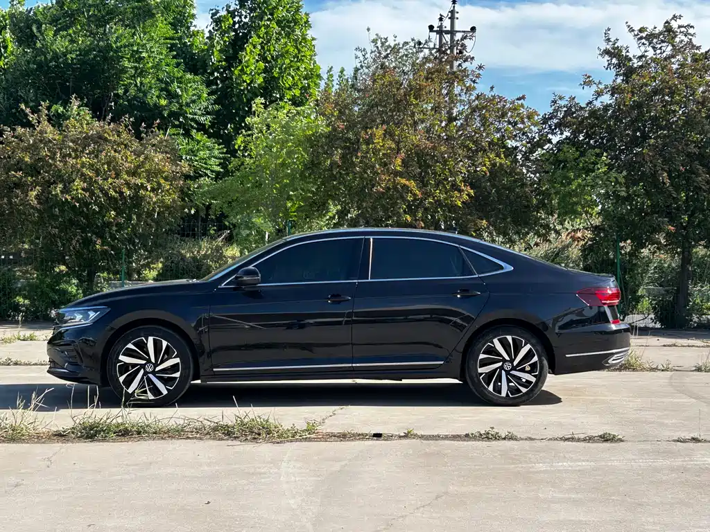 Volkswagen Passat 2022 — фото 4