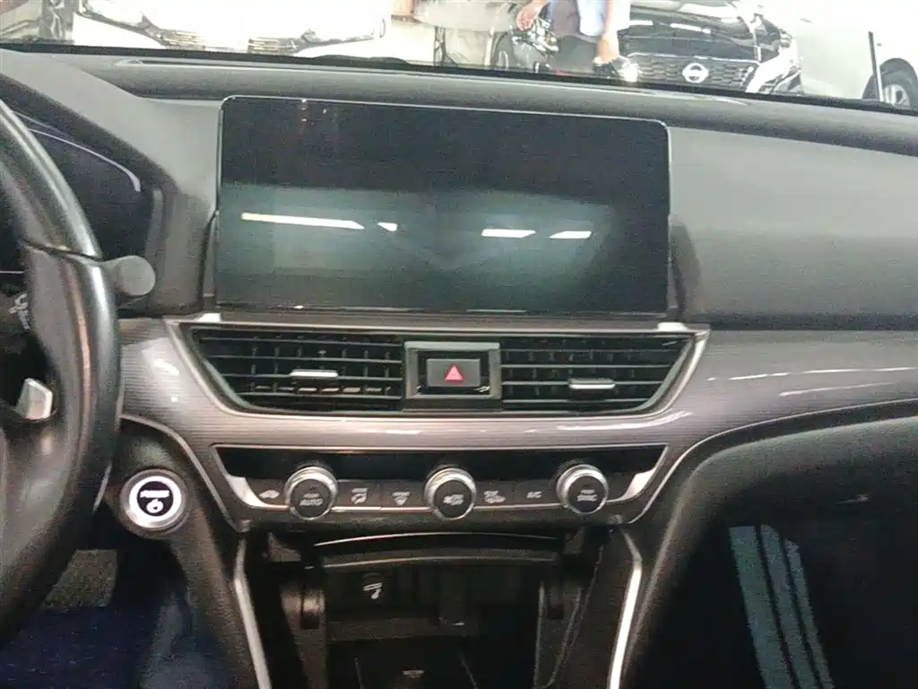 Honda Accord 2022 — фото 13