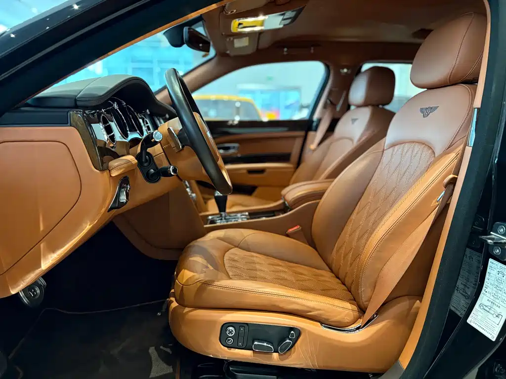 Bentley Mulsanne 2018 — фото 8