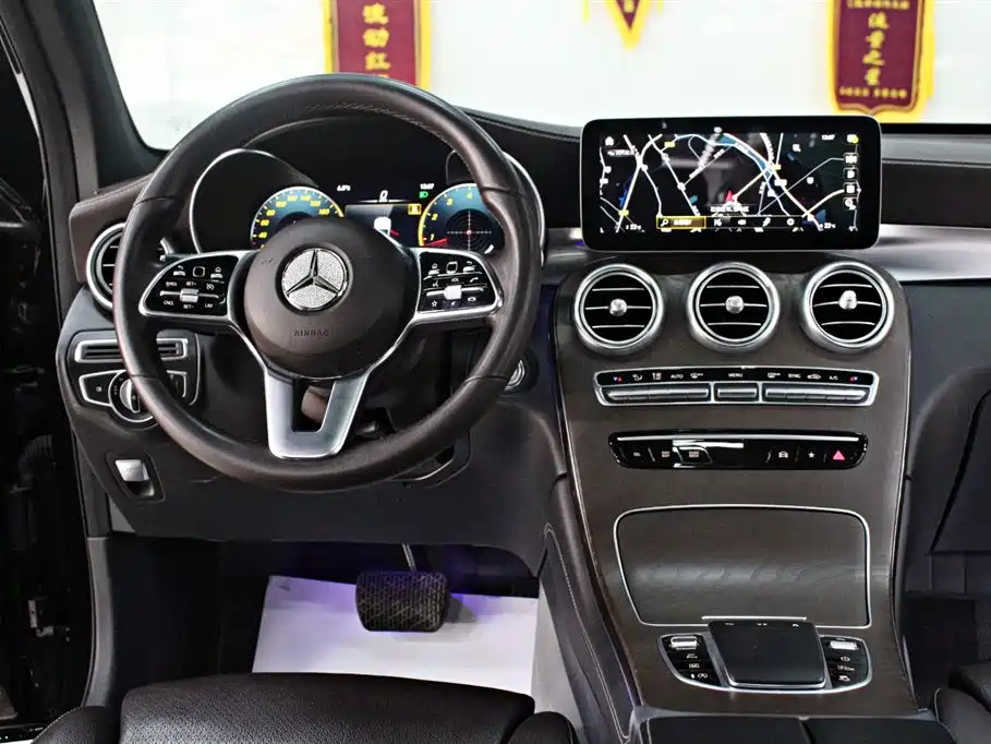 Mercedes-Benz GLC 2019 — фото 10