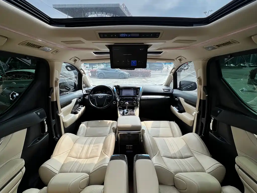 Toyota Alphard 2020 — фото 21