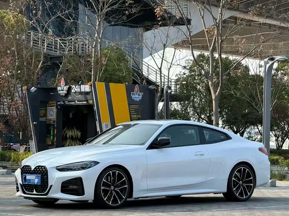 BMW 4 Series 2022 — фото 1