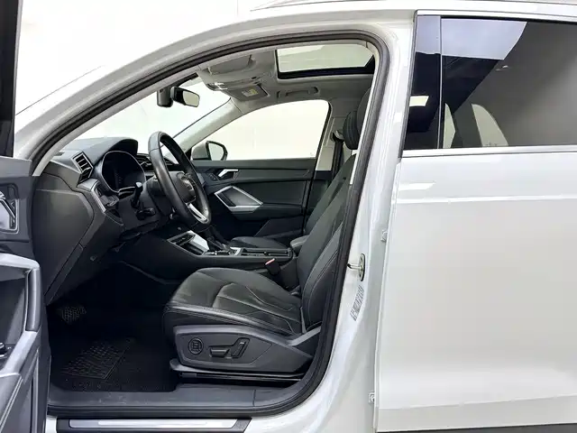 Audi Q3 2019 — фото 14