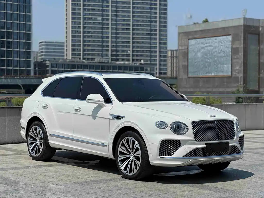 Bentley Bentayga 2022 — фото 3