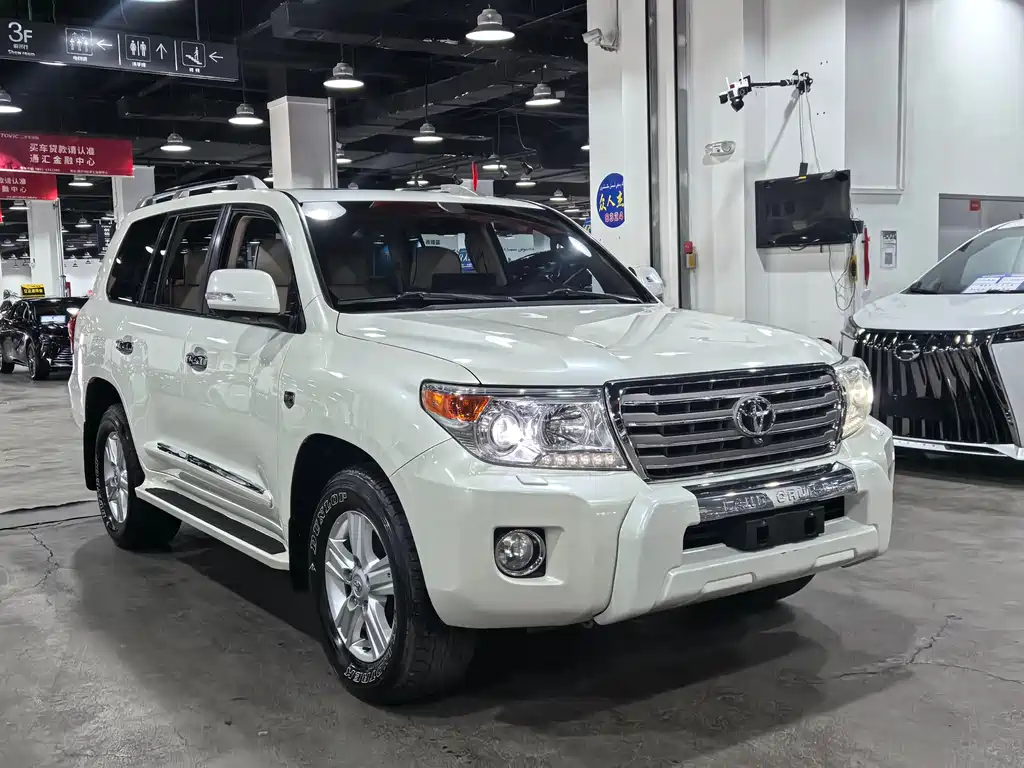 Toyota Land Cruiser 2015 — фото 3