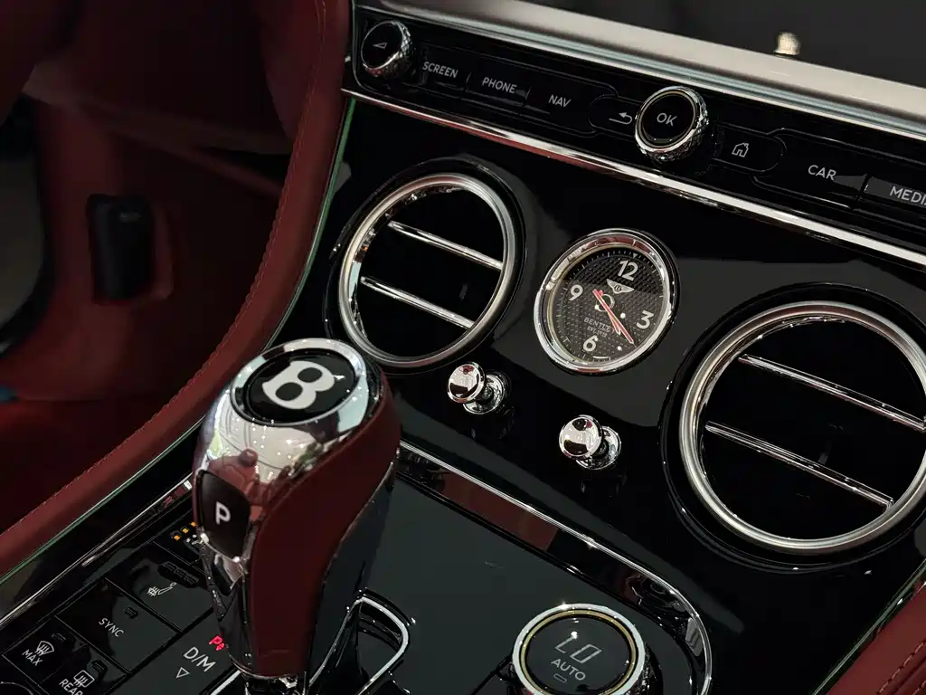 Bentley Continental 2023 — фото 12