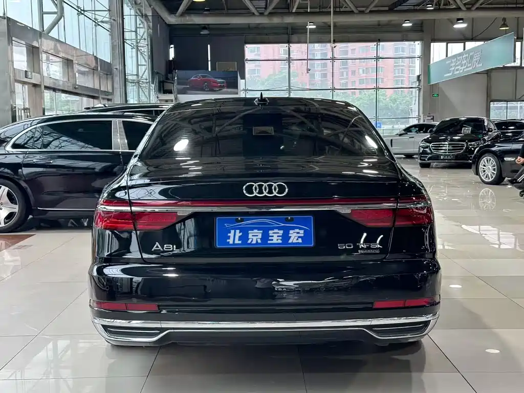 Audi A8 2021 — фото 16