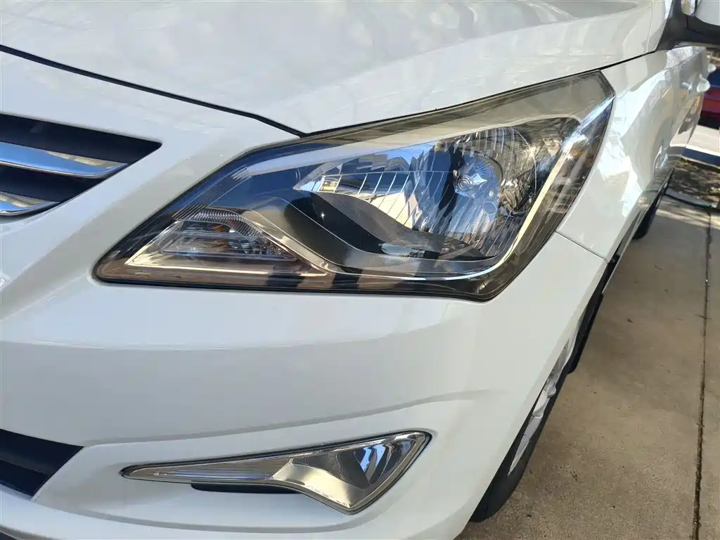Hyundai Verna 2016 — фото 24