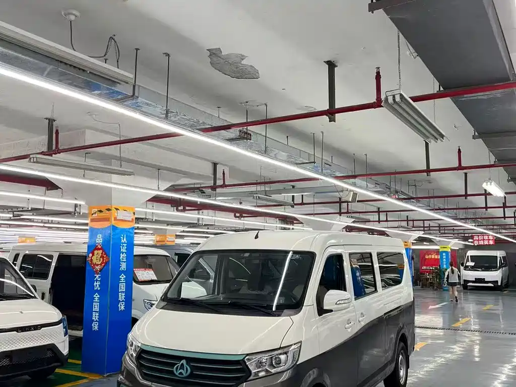 Changan Crossstar V5 EV 2024 — фото 1