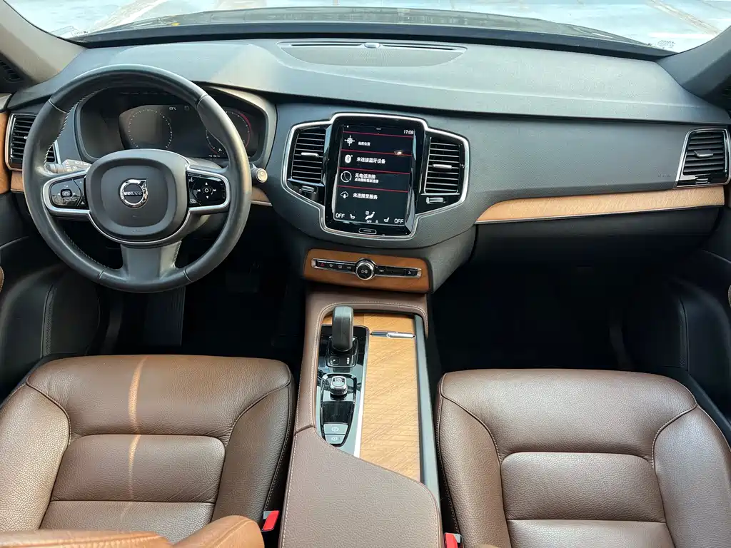 Volvo XC90 2022 — фото 9