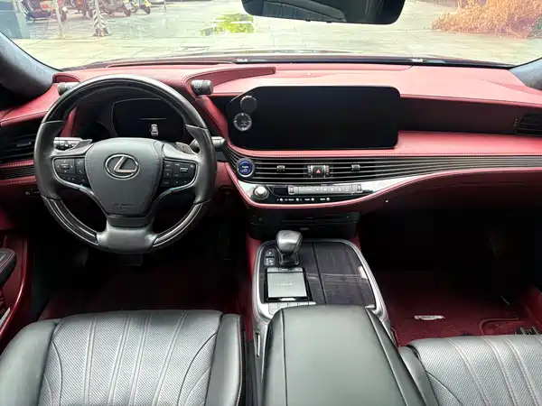 Lexus LS 2021