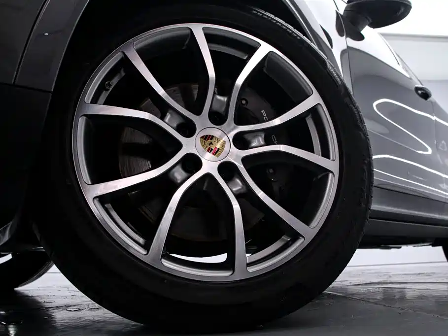 Porsche Cayenne 2023 — фото 16