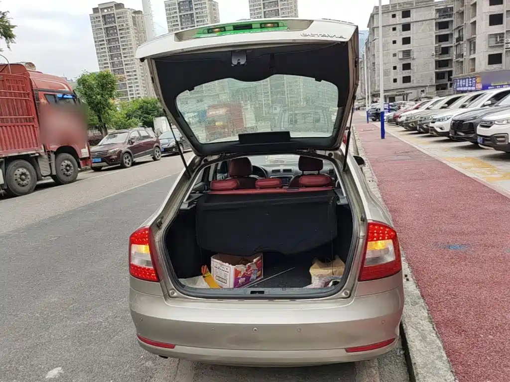 Skoda Octavia 2014 — фото 19